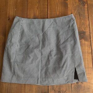 Forever 21 Black and White Houndstooth Mini Skirt